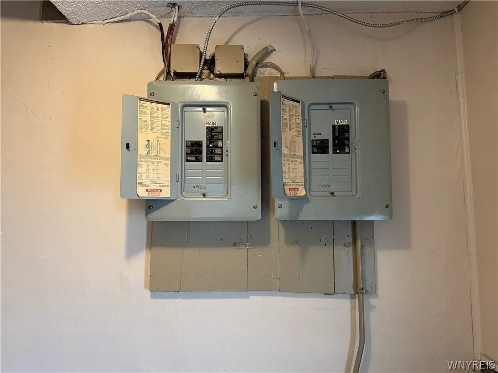 117 Farmer Street, Buffalo, New York 14207, Buffalo, New York 14207, 4 Bedrooms Bedrooms, ,2 BathroomsBathrooms,Residential,For Sale,117 Farmer Street, Buffalo, New York 14207,0,B1675394