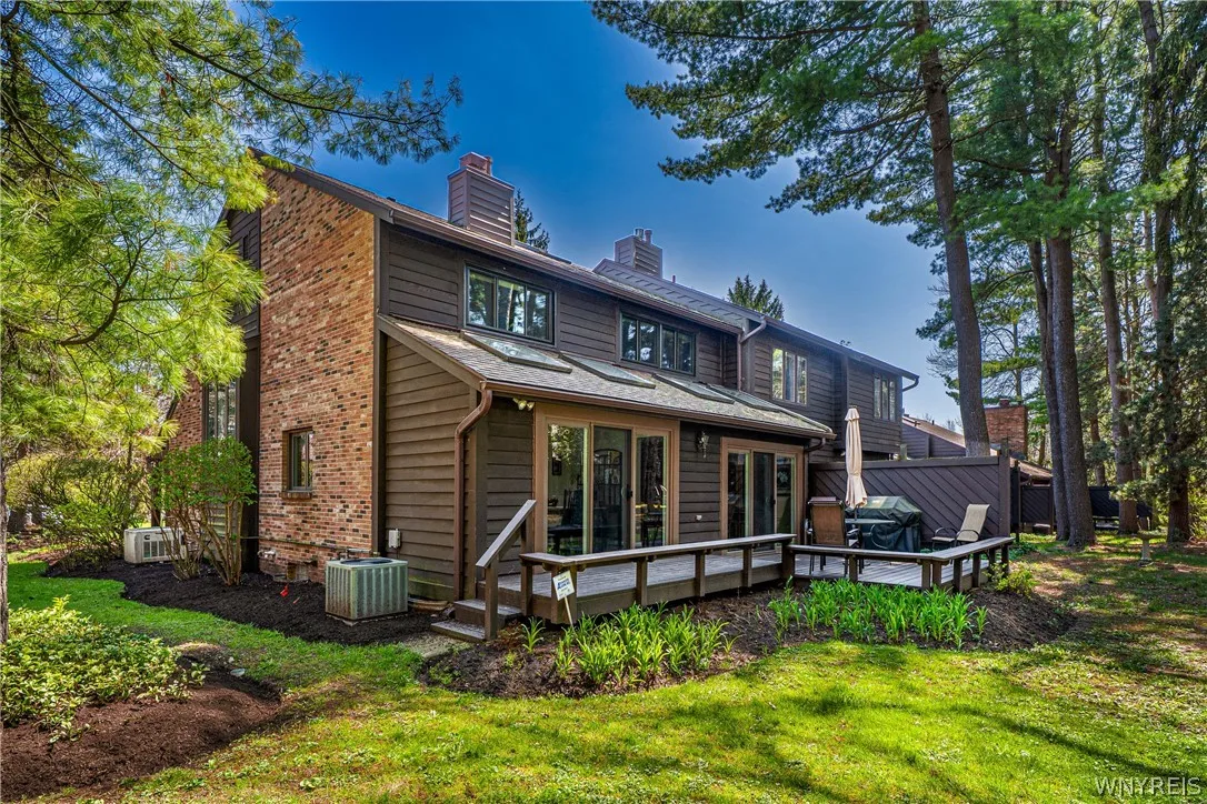 182 Breezewood Cmn, Amherst, New York 14051, Amherst, New York 14051, 3 Bedrooms Bedrooms, 5 Rooms Rooms,2 BathroomsBathrooms,Residential,For Sale,182 Breezewood Cmn, Amherst, New York 14051,0,B1675758