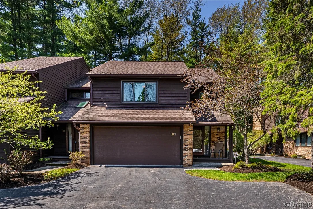 182 Breezewood Cmn, Amherst, New York 14051, Amherst, New York 14051, 3 Bedrooms Bedrooms, 5 Rooms Rooms,2 BathroomsBathrooms,Residential,For Sale,182 Breezewood Cmn, Amherst, New York 14051,0,B1675758
