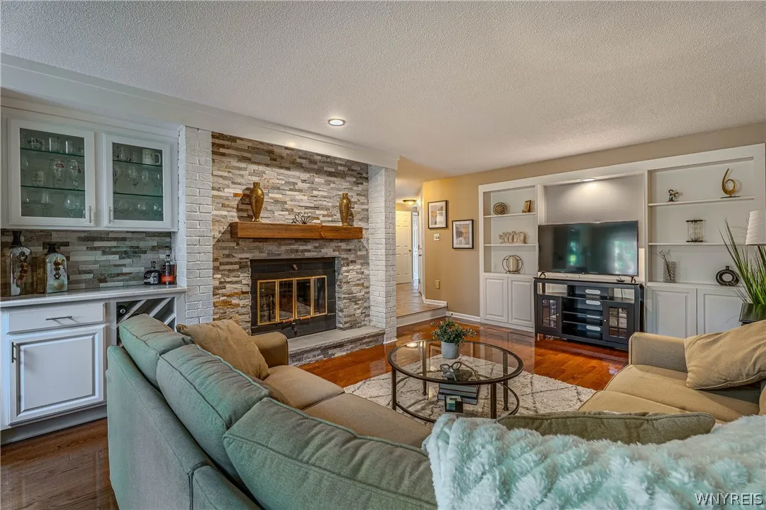 182 Breezewood Cmn, Amherst, New York 14051, Amherst, New York 14051, 3 Bedrooms Bedrooms, 5 Rooms Rooms,2 BathroomsBathrooms,Residential,For Sale,182 Breezewood Cmn, Amherst, New York 14051,0,B1675758