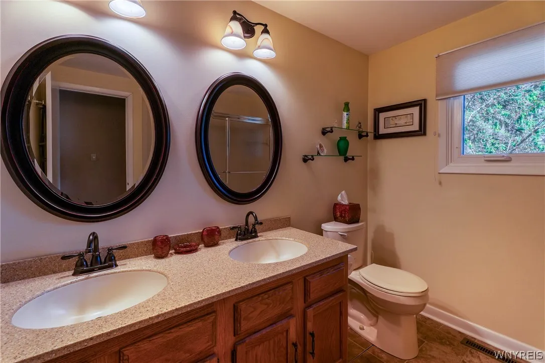 182 Breezewood Cmn, Amherst, New York 14051, Amherst, New York 14051, 3 Bedrooms Bedrooms, 5 Rooms Rooms,2 BathroomsBathrooms,Residential,For Sale,182 Breezewood Cmn, Amherst, New York 14051,0,B1675758