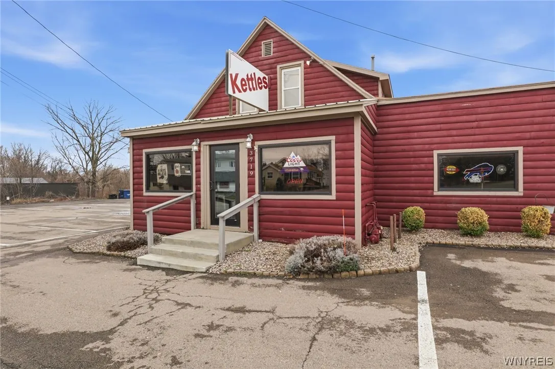 3719 Abbott Road, Orchard Park, New York 14127, Orchard Park, New York 14127, ,Commercial Sale,For Sale,3719 Abbott Road, Orchard Park, New York 14127,0,B1675808