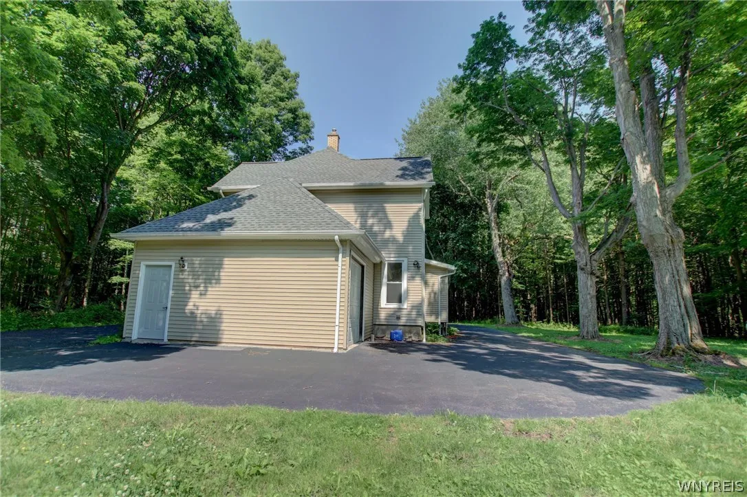 5880 Draudt Road, Orchard Park, New York 14127, Orchard Park, New York 14127, 3 Bedrooms Bedrooms, 9 Rooms Rooms,2 BathroomsBathrooms,Residential Lease,For Rent,5880 Draudt Road, Orchard Park, New York 14127,0,B1676004
