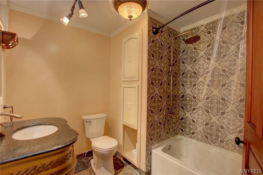 5880 Draudt Road, Orchard Park, New York 14127, Orchard Park, New York 14127, 3 Bedrooms Bedrooms, 9 Rooms Rooms,2 BathroomsBathrooms,Residential Lease,For Rent,5880 Draudt Road, Orchard Park, New York 14127,0,B1676004