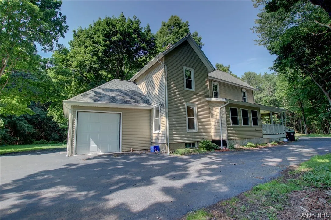 5880 Draudt Road, Orchard Park, New York 14127, Orchard Park, New York 14127, 3 Bedrooms Bedrooms, 9 Rooms Rooms,2 BathroomsBathrooms,Residential Lease,For Rent,5880 Draudt Road, Orchard Park, New York 14127,0,B1676004