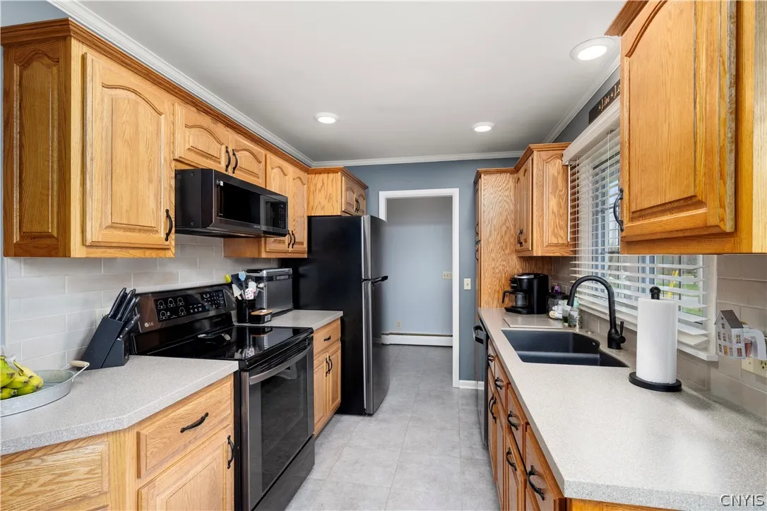 372 Genesee Street, Oneida, New York 13421, Oneida, New York 13421, 3 Bedrooms Bedrooms, 6 Rooms Rooms,2 BathroomsBathrooms,Residential,For Sale,372 Genesee Street, Oneida, New York 13421,0,S1674454