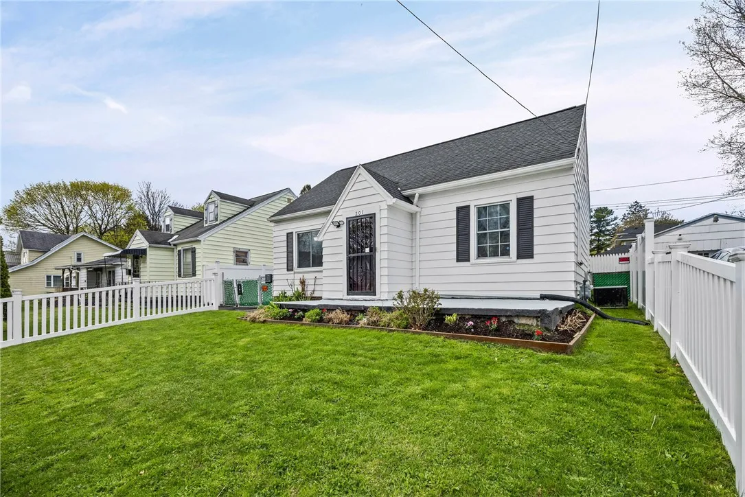 201 Arbutus Street, Rochester, New York 14609, Rochester, New York 14609, 4 Bedrooms Bedrooms, 6 Rooms Rooms,1 BathroomBathrooms,Residential,For Sale,201 Arbutus Street, Rochester, New York 14609,0,R1675907