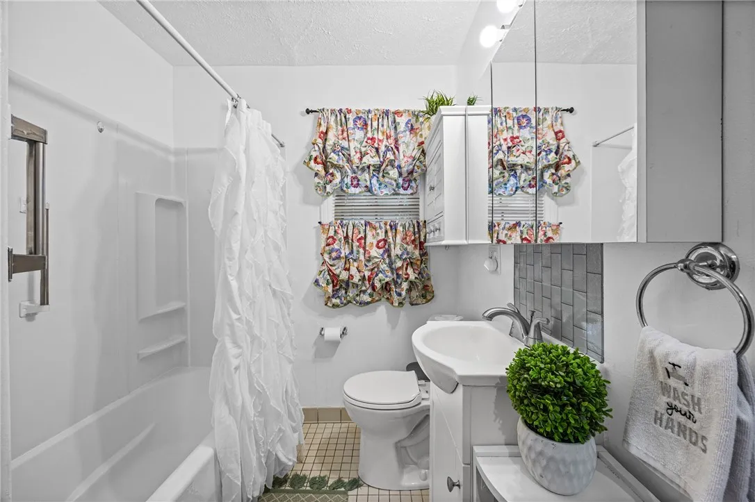 201 Arbutus Street, Rochester, New York 14609, Rochester, New York 14609, 4 Bedrooms Bedrooms, 6 Rooms Rooms,1 BathroomBathrooms,Residential,For Sale,201 Arbutus Street, Rochester, New York 14609,0,R1675907