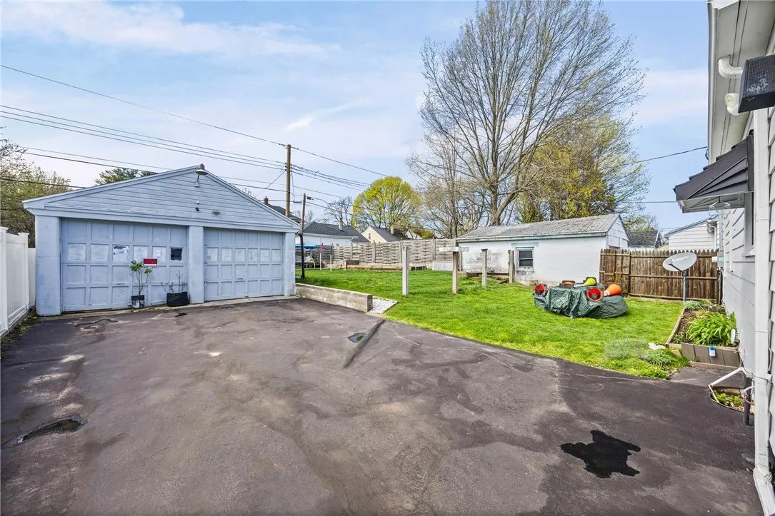201 Arbutus Street, Rochester, New York 14609, Rochester, New York 14609, 4 Bedrooms Bedrooms, 6 Rooms Rooms,1 BathroomBathrooms,Residential,For Sale,201 Arbutus Street, Rochester, New York 14609,0,R1675907
