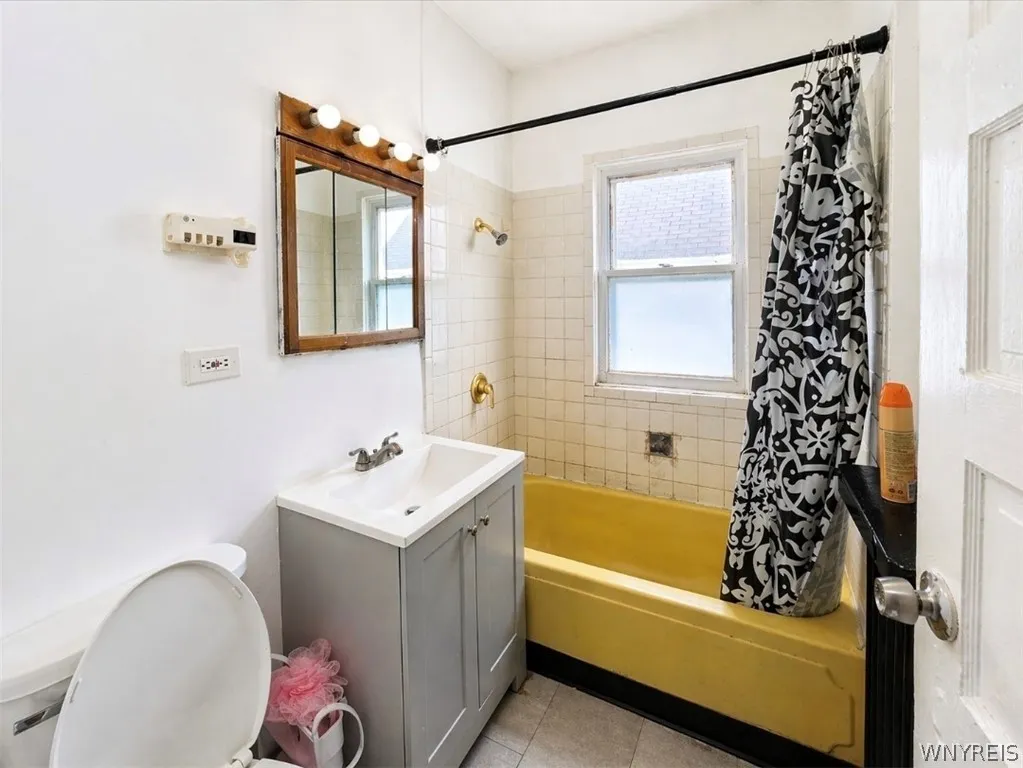 328 Cambridge Avenue, Buffalo, New York 14215, Buffalo, New York 14215, 4 Bedrooms Bedrooms, 8 Rooms Rooms,2 BathroomsBathrooms,Residential,For Sale,328 Cambridge Avenue, Buffalo, New York 14215,0,B1675538