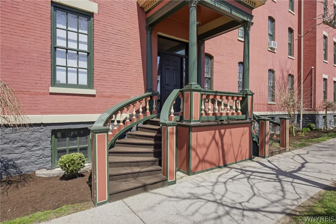 125 Edward Street 4c, Buffalo, New York 14201, Buffalo, New York 14201, 2 Bedrooms Bedrooms, 5 Rooms Rooms,1 BathroomBathrooms,Residential,For Sale,125 Edward Street 4c, Buffalo, New York 14201,0,B1674564