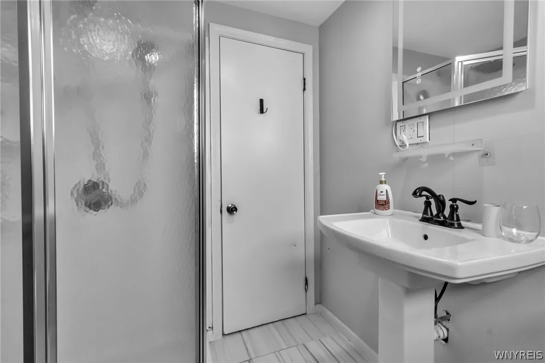 3869 Princeton Road, Hamburg, New York 14075, Hamburg, New York 14075, 3 Bedrooms Bedrooms, 4 Rooms Rooms,1 BathroomBathrooms,Residential,For Sale,3869 Princeton Road, Hamburg, New York 14075,0,B1676156