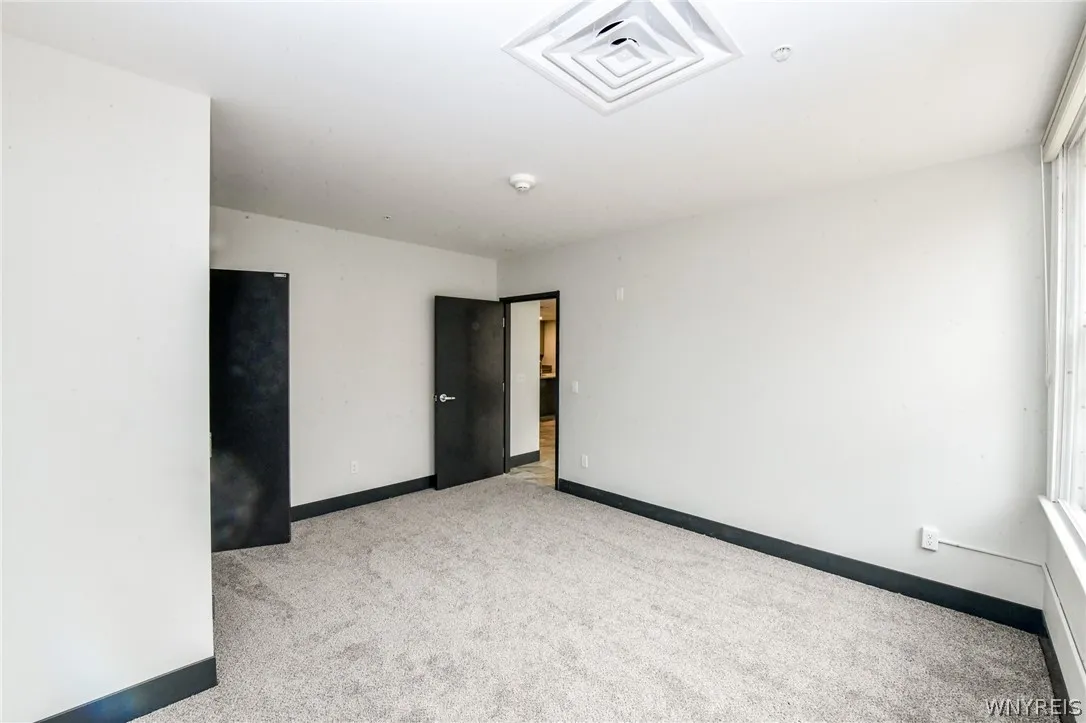40 North Street 204, Buffalo, New York 14202, Buffalo, New York 14202, 1 Bedroom Bedrooms, 2 Rooms Rooms,1 BathroomBathrooms,Residential Lease,For Rent,40 North Street 204, Buffalo, New York 14202,0,B1676414