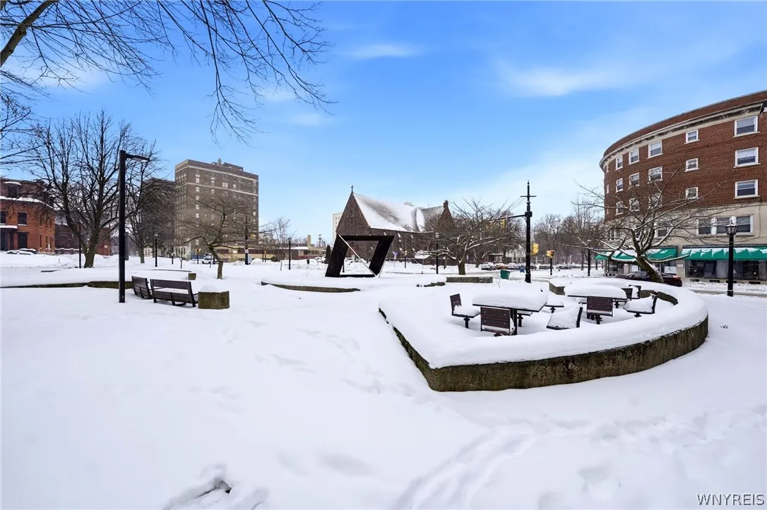 40 North Street 204, Buffalo, New York 14202, Buffalo, New York 14202, 1 Bedroom Bedrooms, 2 Rooms Rooms,1 BathroomBathrooms,Residential Lease,For Rent,40 North Street 204, Buffalo, New York 14202,0,B1676414