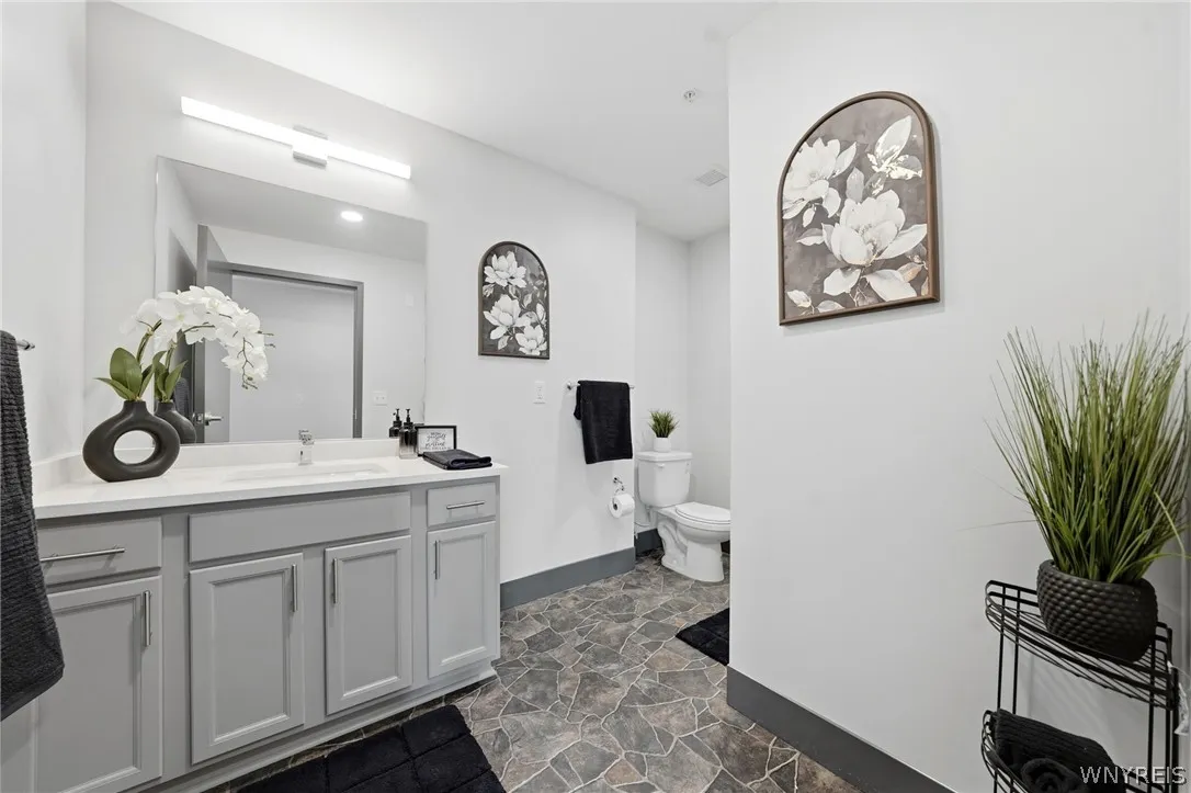 40 North Street 204, Buffalo, New York 14202, Buffalo, New York 14202, 1 Bedroom Bedrooms, 2 Rooms Rooms,1 BathroomBathrooms,Residential Lease,For Rent,40 North Street 204, Buffalo, New York 14202,0,B1676414