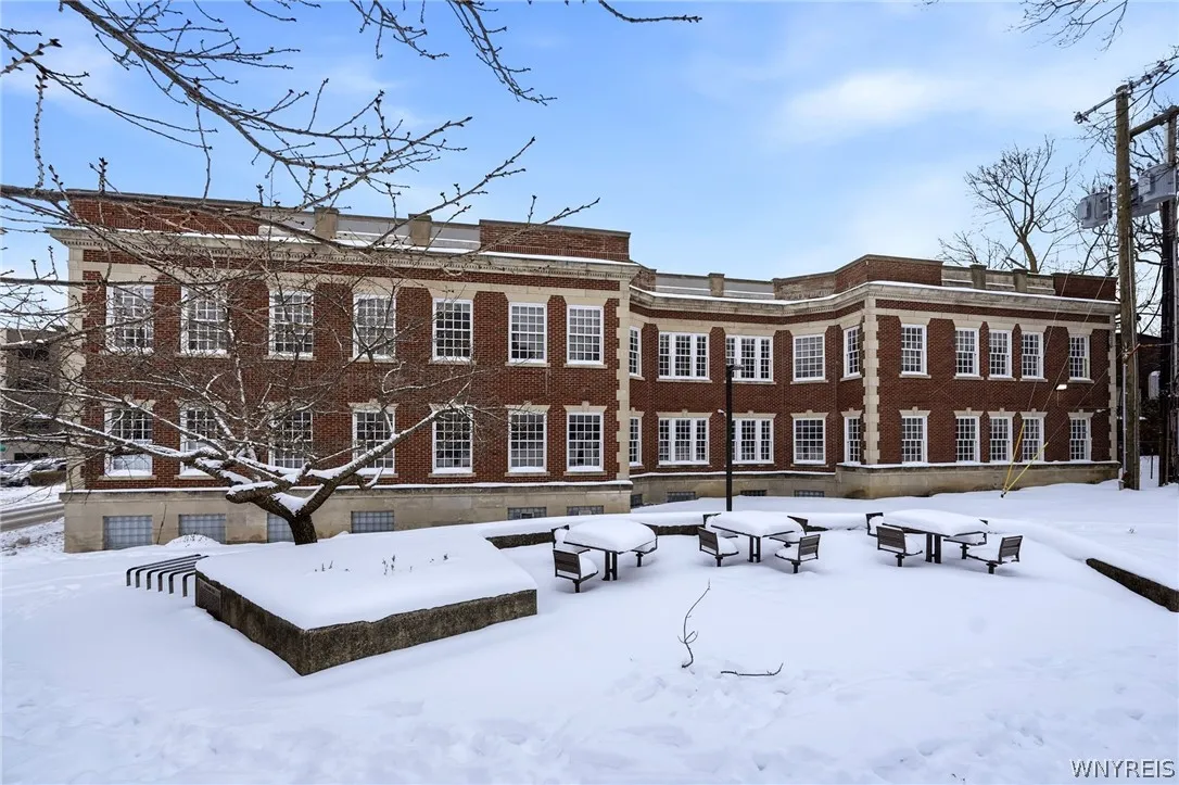 40 North Street 204, Buffalo, New York 14202, Buffalo, New York 14202, 1 Bedroom Bedrooms, 2 Rooms Rooms,1 BathroomBathrooms,Residential Lease,For Rent,40 North Street 204, Buffalo, New York 14202,0,B1676414