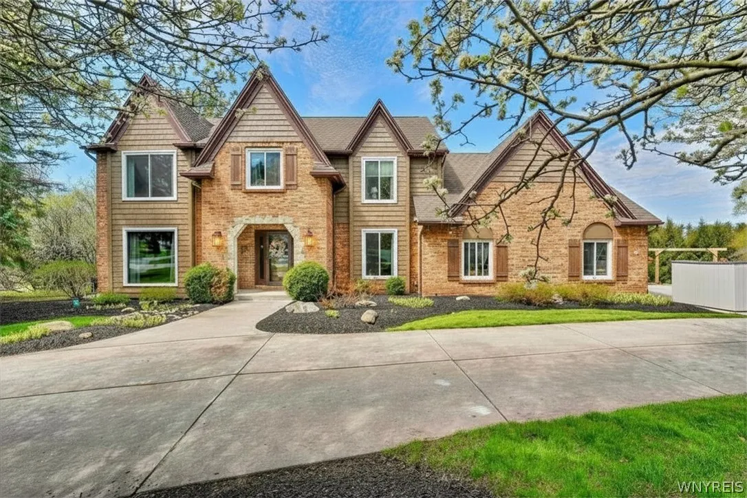 12 Fox Chapel Drive, Orchard Park, New York 14127, Orchard Park, New York 14127, 5 Bedrooms Bedrooms, 9 Rooms Rooms,2 BathroomsBathrooms,Residential,For Sale,12 Fox Chapel Drive, Orchard Park, New York 14127,0,B1676144