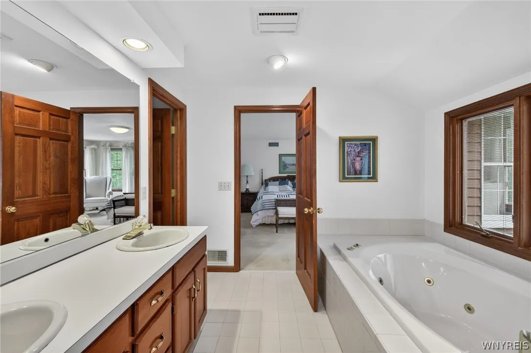 117 Knob Hill Road, Orchard Park, New York 14127, Orchard Park, New York 14127, 4 Bedrooms Bedrooms, 9 Rooms Rooms,2 BathroomsBathrooms,Residential,For Sale,117 Knob Hill Road, Orchard Park, New York 14127,0,B1676380