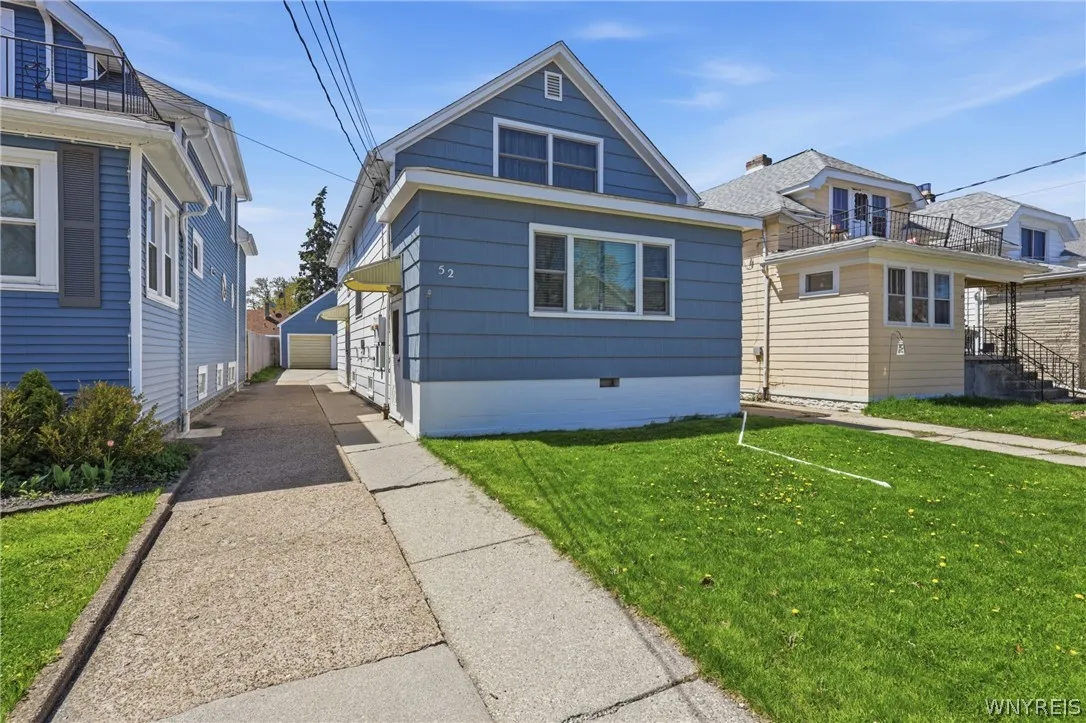52 Albemarle Street, Buffalo, New York 14207, Buffalo, New York 14207, 4 Bedrooms Bedrooms, ,2 BathroomsBathrooms,Residential,For Sale,52 Albemarle Street, Buffalo, New York 14207,0,B1675364