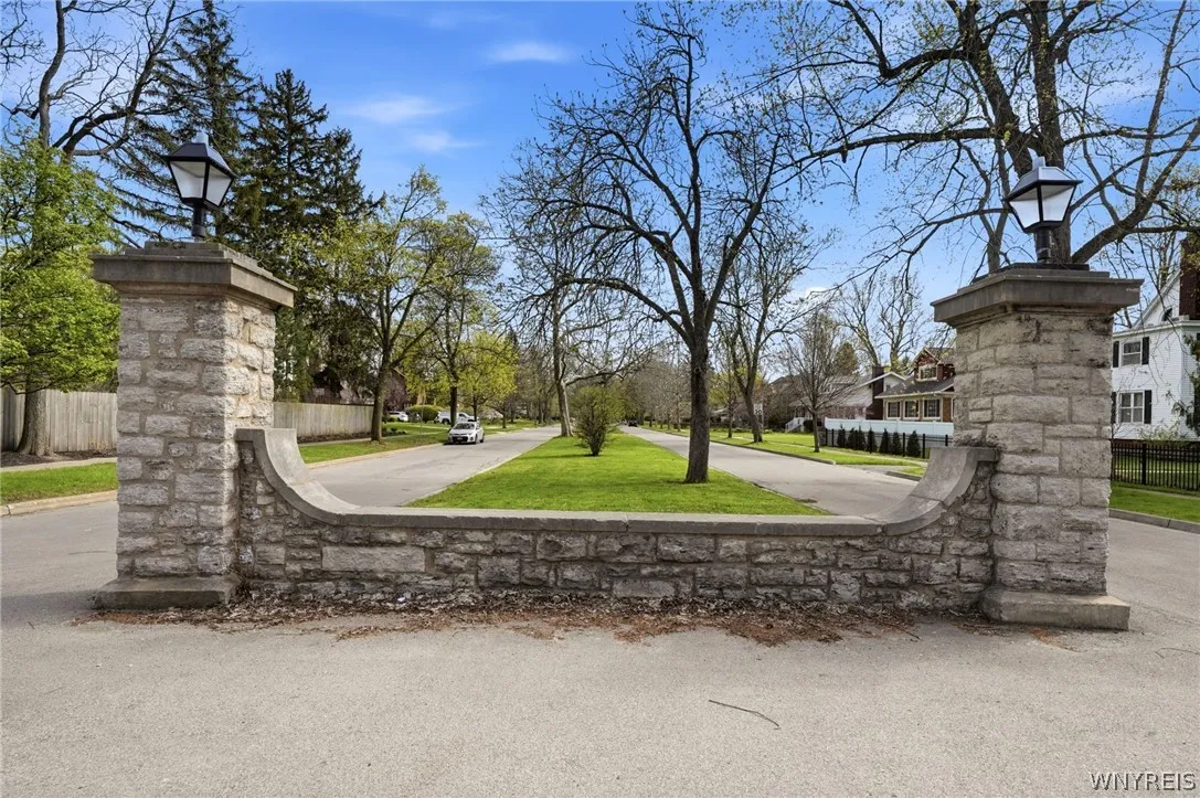 High Park Blvd has a gracious, historic entryway and a beautiful tree lined median.