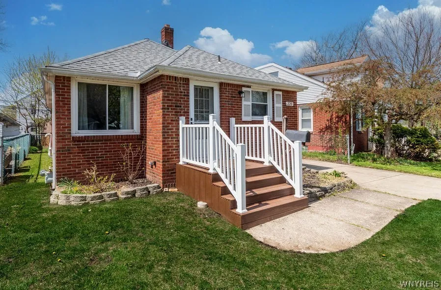 226 Lamont Drive, Amherst, New York 14226, Amherst, New York 14226, 2 Bedrooms Bedrooms, 4 Rooms Rooms,1 BathroomBathrooms,Residential,For Sale,226 Lamont Drive, Amherst, New York 14226,0,B1671663