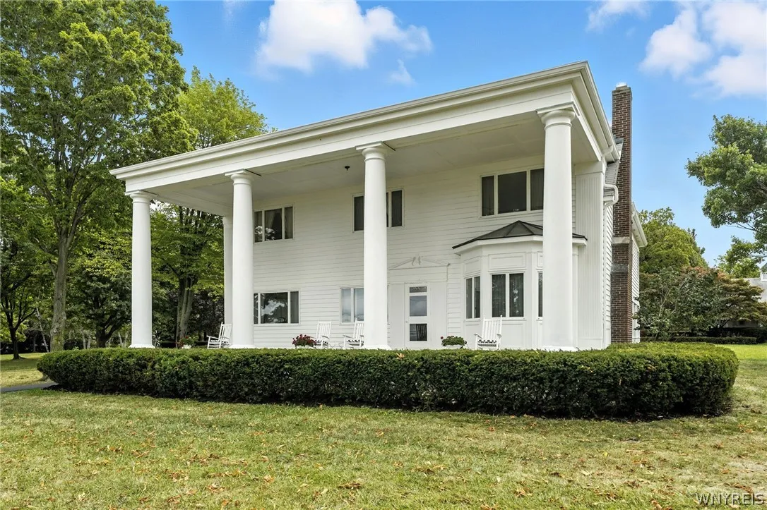 4261 Lake Shore Road, Hamburg, New York 14075, Hamburg, New York 14075, 4 Bedrooms Bedrooms, 17 Rooms Rooms,4 BathroomsBathrooms,Residential,For Sale,4261 Lake Shore Road, Hamburg, New York 14075,0,B1676778