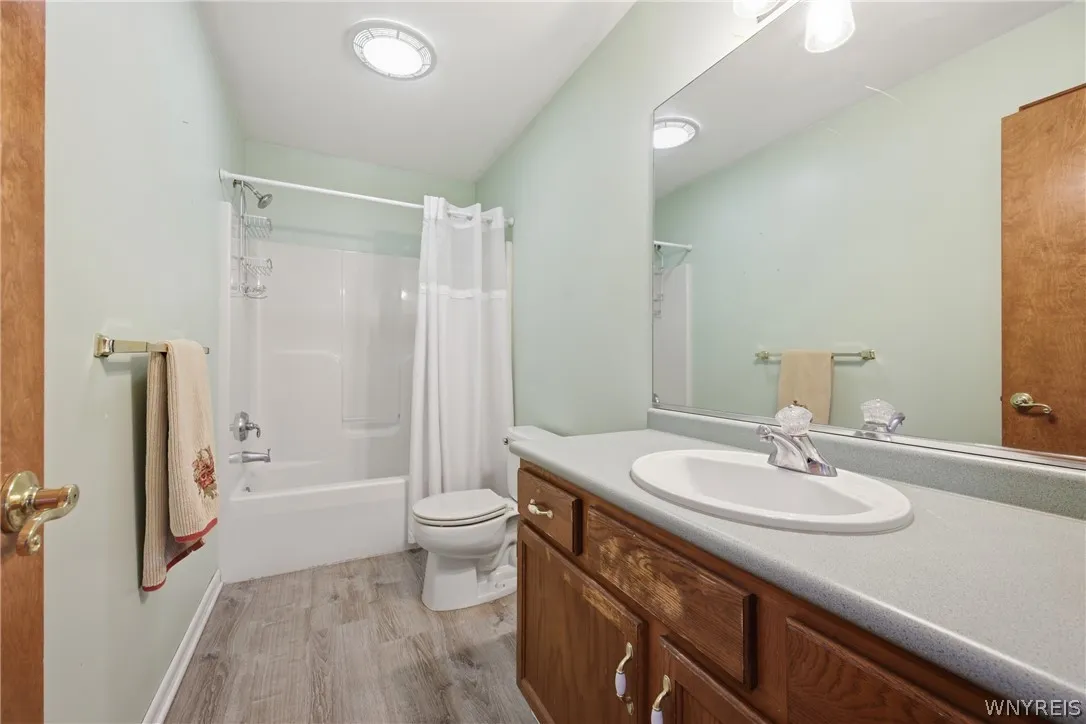 22 Ranch Trail Court, Orchard Park, New York 14127, Orchard Park, New York 14127, 4 Bedrooms Bedrooms, 8 Rooms Rooms,2 BathroomsBathrooms,Residential,For Sale,22 Ranch Trail Court, Orchard Park, New York 14127,0,B1676668