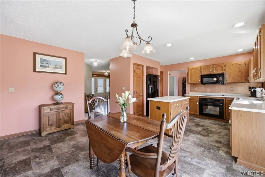 22 Ranch Trail Court, Orchard Park, New York 14127, Orchard Park, New York 14127, 4 Bedrooms Bedrooms, 8 Rooms Rooms,2 BathroomsBathrooms,Residential,For Sale,22 Ranch Trail Court, Orchard Park, New York 14127,0,B1676668