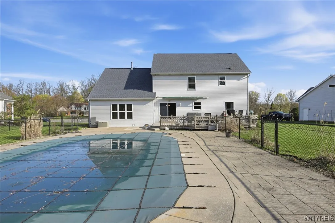 22 Ranch Trail Court, Orchard Park, New York 14127, Orchard Park, New York 14127, 4 Bedrooms Bedrooms, 8 Rooms Rooms,2 BathroomsBathrooms,Residential,For Sale,22 Ranch Trail Court, Orchard Park, New York 14127,0,B1676668