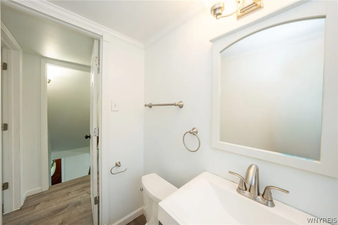 242 Creekside Drive, Tonawanda, New York 14150, Tonawanda, New York 14150, 3 Bedrooms Bedrooms, 8 Rooms Rooms,1 BathroomBathrooms,Residential,For Sale,242 Creekside Drive, Tonawanda, New York 14150,0,B1676480