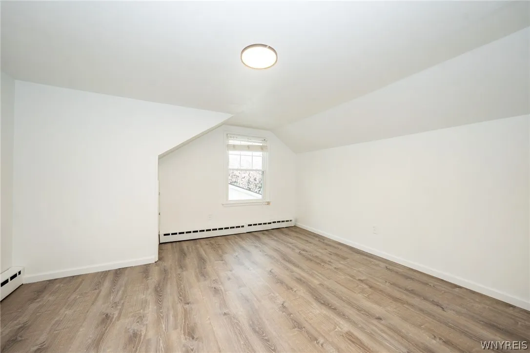 242 Creekside Drive, Tonawanda, New York 14150, Tonawanda, New York 14150, 3 Bedrooms Bedrooms, 8 Rooms Rooms,1 BathroomBathrooms,Residential,For Sale,242 Creekside Drive, Tonawanda, New York 14150,0,B1676480