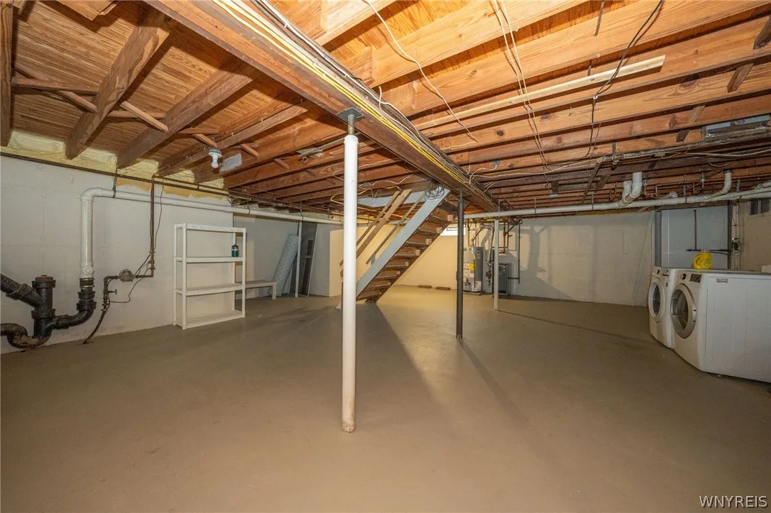 242 Creekside Drive, Tonawanda, New York 14150, Tonawanda, New York 14150, 3 Bedrooms Bedrooms, 8 Rooms Rooms,1 BathroomBathrooms,Residential,For Sale,242 Creekside Drive, Tonawanda, New York 14150,0,B1676480