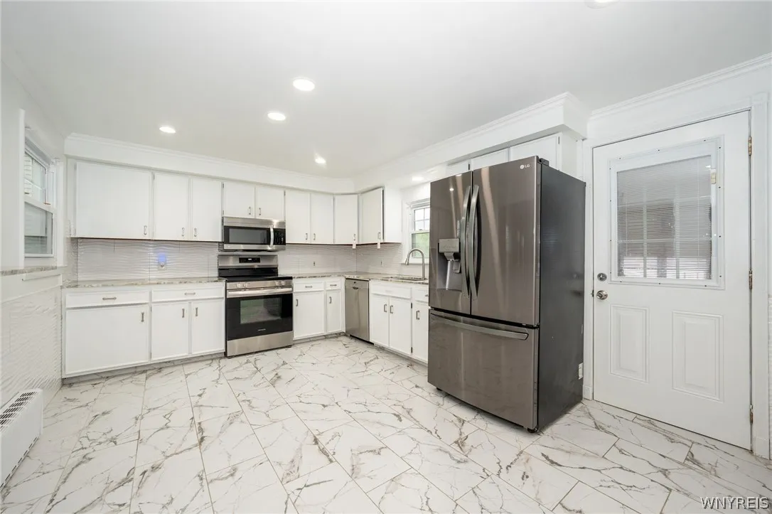 242 Creekside Drive, Tonawanda, New York 14150, Tonawanda, New York 14150, 3 Bedrooms Bedrooms, 8 Rooms Rooms,1 BathroomBathrooms,Residential,For Sale,242 Creekside Drive, Tonawanda, New York 14150,0,B1676480