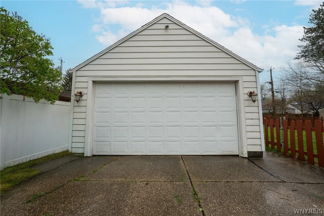 242 Creekside Drive, Tonawanda, New York 14150, Tonawanda, New York 14150, 3 Bedrooms Bedrooms, 8 Rooms Rooms,1 BathroomBathrooms,Residential,For Sale,242 Creekside Drive, Tonawanda, New York 14150,0,B1676480
