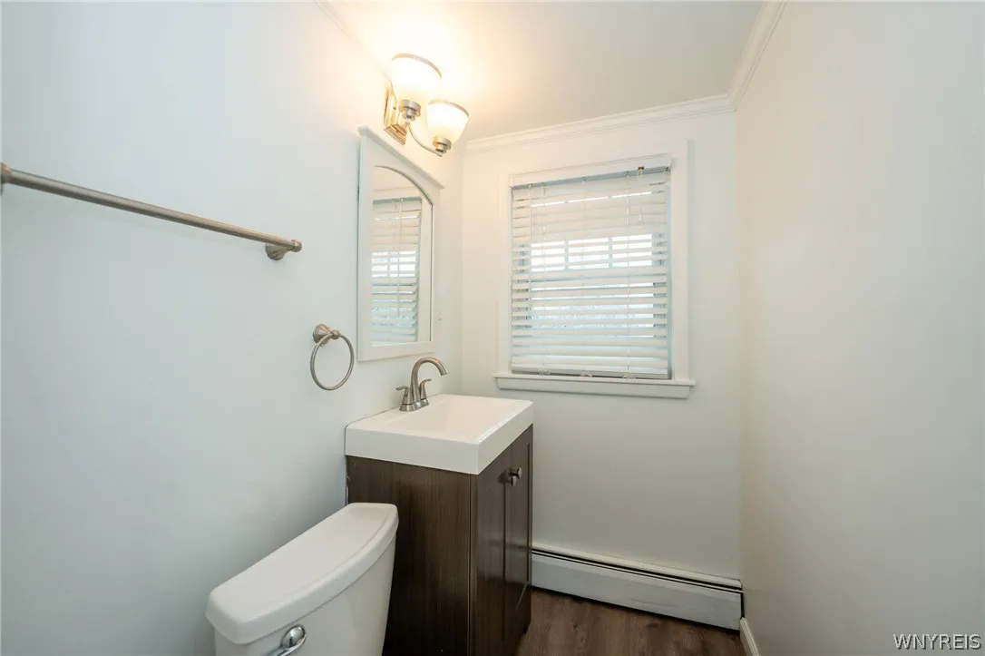 242 Creekside Drive, Tonawanda, New York 14150, Tonawanda, New York 14150, 3 Bedrooms Bedrooms, 8 Rooms Rooms,1 BathroomBathrooms,Residential,For Sale,242 Creekside Drive, Tonawanda, New York 14150,0,B1676480