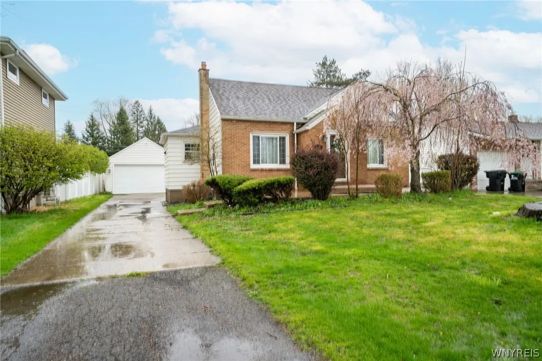 242 Creekside Drive, Tonawanda, New York 14150, Tonawanda, New York 14150, 3 Bedrooms Bedrooms, 8 Rooms Rooms,1 BathroomBathrooms,Residential,For Sale,242 Creekside Drive, Tonawanda, New York 14150,0,B1676480