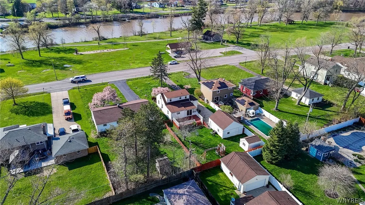 242 Creekside Drive, Tonawanda, New York 14150, Tonawanda, New York 14150, 3 Bedrooms Bedrooms, 8 Rooms Rooms,1 BathroomBathrooms,Residential,For Sale,242 Creekside Drive, Tonawanda, New York 14150,0,B1676480
