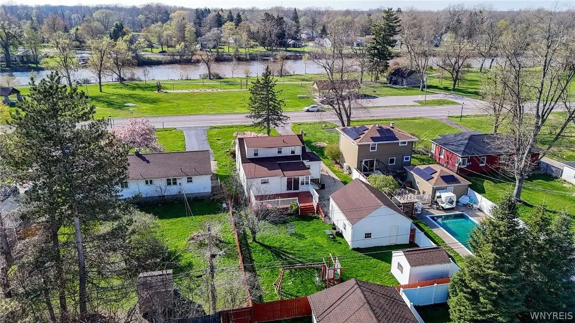242 Creekside Drive, Tonawanda, New York 14150, Tonawanda, New York 14150, 3 Bedrooms Bedrooms, 8 Rooms Rooms,1 BathroomBathrooms,Residential,For Sale,242 Creekside Drive, Tonawanda, New York 14150,0,B1676480