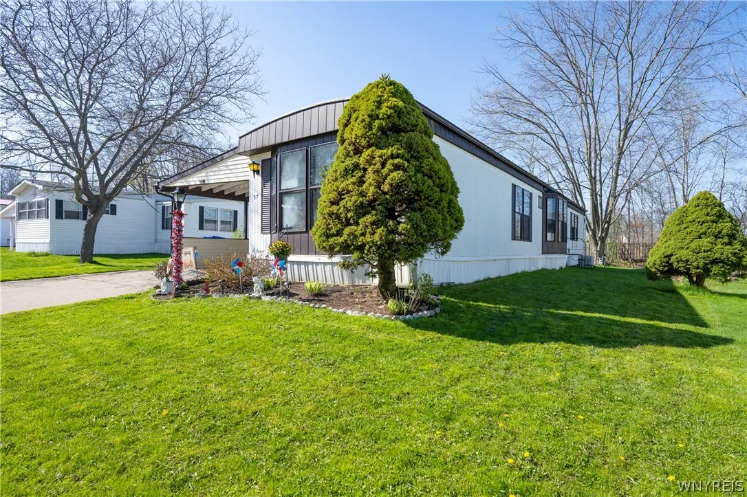 57 Waterview Parkway, Hamburg, New York 14075, Hamburg, New York 14075, 2 Bedrooms Bedrooms, 7 Rooms Rooms,2 BathroomsBathrooms,Residential,For Sale,57 Waterview Parkway, Hamburg, New York 14075,0,B1672716