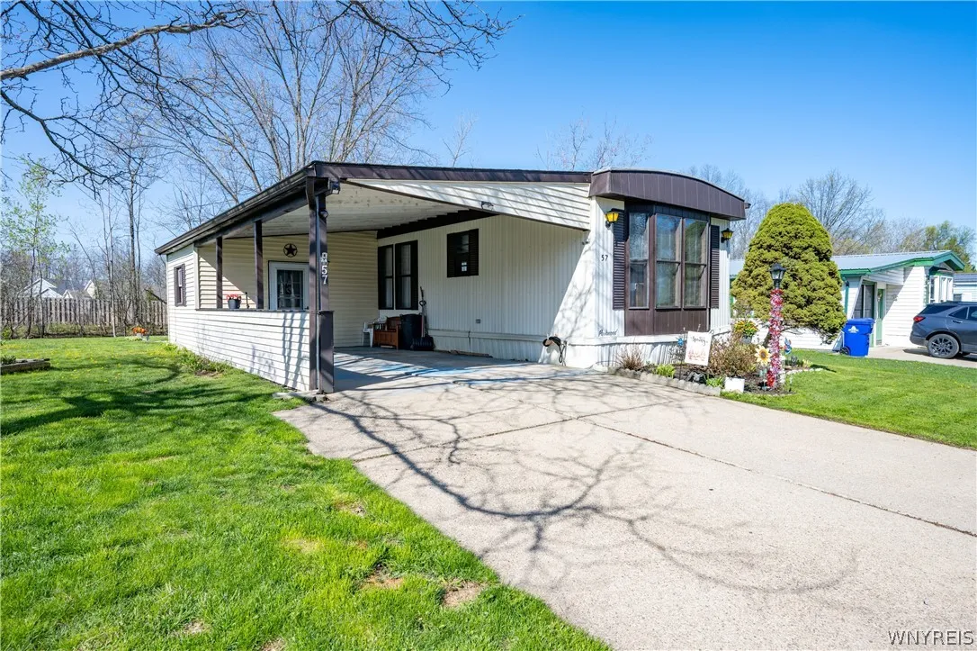 57 Waterview Parkway, Hamburg, New York 14075, Hamburg, New York 14075, 2 Bedrooms Bedrooms, 7 Rooms Rooms,2 BathroomsBathrooms,Residential,For Sale,57 Waterview Parkway, Hamburg, New York 14075,0,B1672716