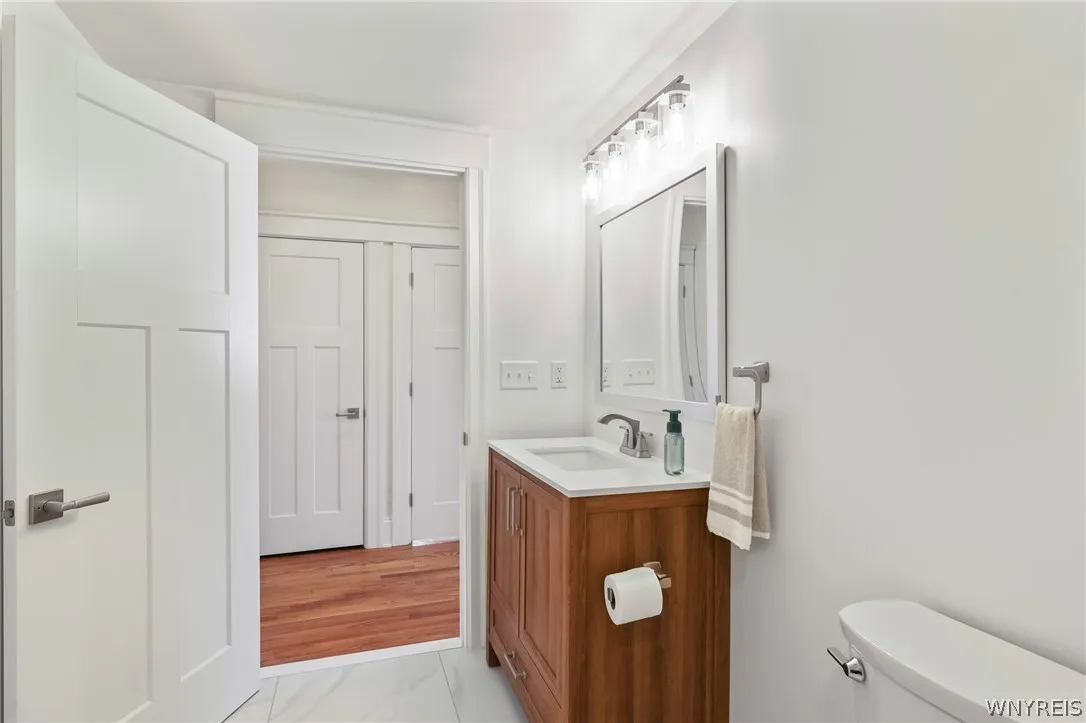 Full bathroom (1st floor)