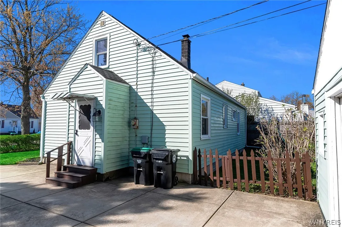 8 Murray, Tonawanda, New York 14150, Tonawanda, New York 14150, 3 Bedrooms Bedrooms, 7 Rooms Rooms,1 BathroomBathrooms,Residential,For Sale,8 Murray, Tonawanda, New York 14150,0,B1675150