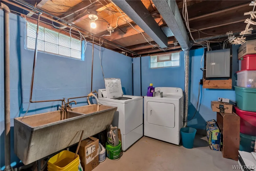 8 Murray, Tonawanda, New York 14150, Tonawanda, New York 14150, 3 Bedrooms Bedrooms, 7 Rooms Rooms,1 BathroomBathrooms,Residential,For Sale,8 Murray, Tonawanda, New York 14150,0,B1675150