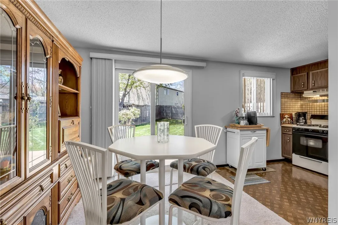 4246 Mistymeadow Lane, Hamburg, New York 14075, Hamburg, New York 14075, 3 Bedrooms Bedrooms, 10 Rooms Rooms,1 BathroomBathrooms,Residential,For Sale,4246 Mistymeadow Lane, Hamburg, New York 14075,0,B1677087