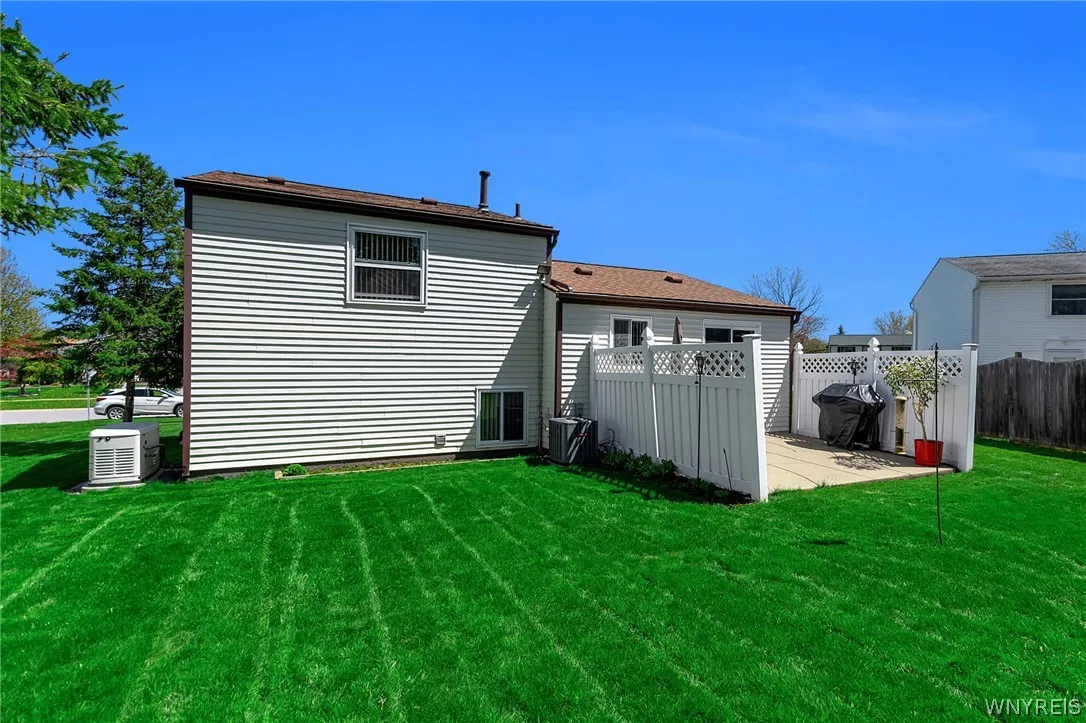 4246 Mistymeadow Lane, Hamburg, New York 14075, Hamburg, New York 14075, 3 Bedrooms Bedrooms, 10 Rooms Rooms,1 BathroomBathrooms,Residential,For Sale,4246 Mistymeadow Lane, Hamburg, New York 14075,0,B1677087