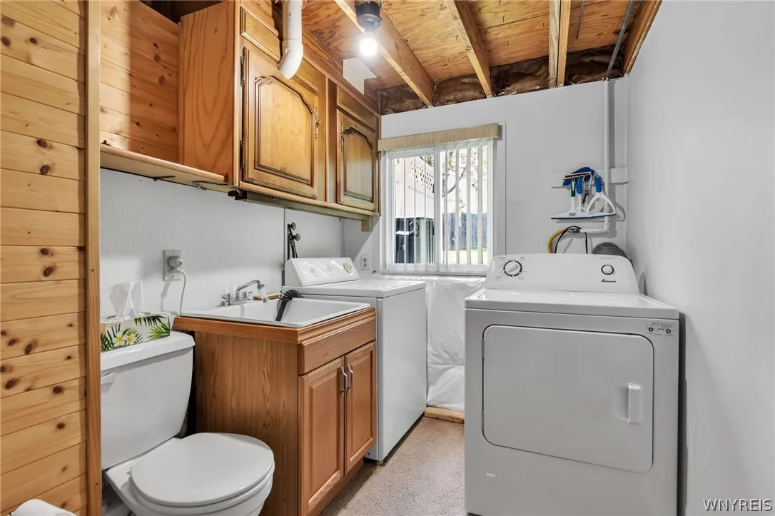 4246 Mistymeadow Lane, Hamburg, New York 14075, Hamburg, New York 14075, 3 Bedrooms Bedrooms, 10 Rooms Rooms,1 BathroomBathrooms,Residential,For Sale,4246 Mistymeadow Lane, Hamburg, New York 14075,0,B1677087