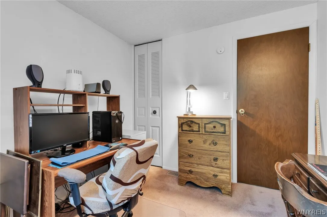 4246 Mistymeadow Lane, Hamburg, New York 14075, Hamburg, New York 14075, 3 Bedrooms Bedrooms, 10 Rooms Rooms,1 BathroomBathrooms,Residential,For Sale,4246 Mistymeadow Lane, Hamburg, New York 14075,0,B1677087