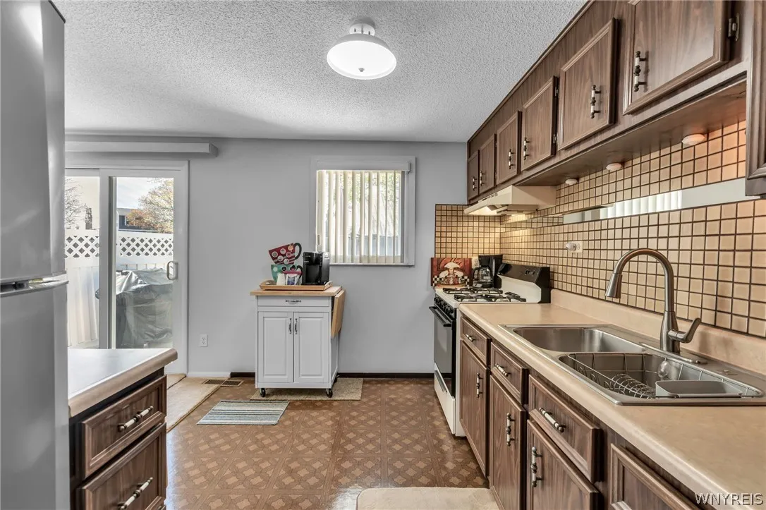 4246 Mistymeadow Lane, Hamburg, New York 14075, Hamburg, New York 14075, 3 Bedrooms Bedrooms, 10 Rooms Rooms,1 BathroomBathrooms,Residential,For Sale,4246 Mistymeadow Lane, Hamburg, New York 14075,0,B1677087