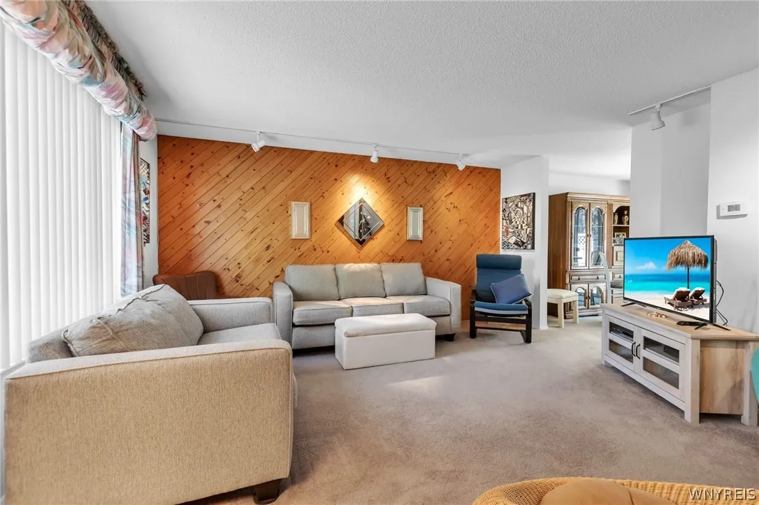 4246 Mistymeadow Lane, Hamburg, New York 14075, Hamburg, New York 14075, 3 Bedrooms Bedrooms, 10 Rooms Rooms,1 BathroomBathrooms,Residential,For Sale,4246 Mistymeadow Lane, Hamburg, New York 14075,0,B1677087