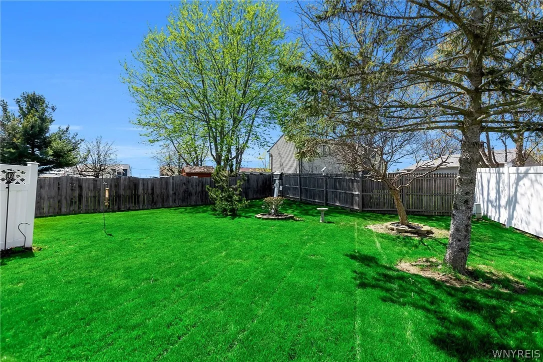 4246 Mistymeadow Lane, Hamburg, New York 14075, Hamburg, New York 14075, 3 Bedrooms Bedrooms, 10 Rooms Rooms,1 BathroomBathrooms,Residential,For Sale,4246 Mistymeadow Lane, Hamburg, New York 14075,0,B1677087